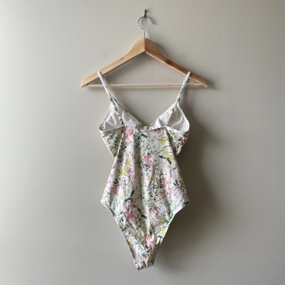 CIKADA | White One Piece Floral Bathing Suit - Picture 3 of 13
